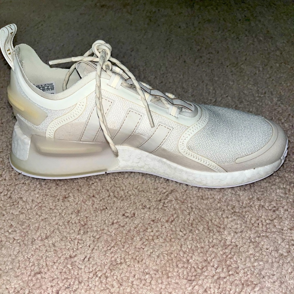 adidas women's cream nmd_r1 stlt primeknit sneakers